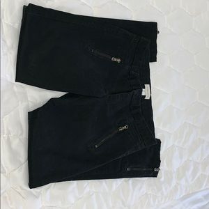 Black skinny pants